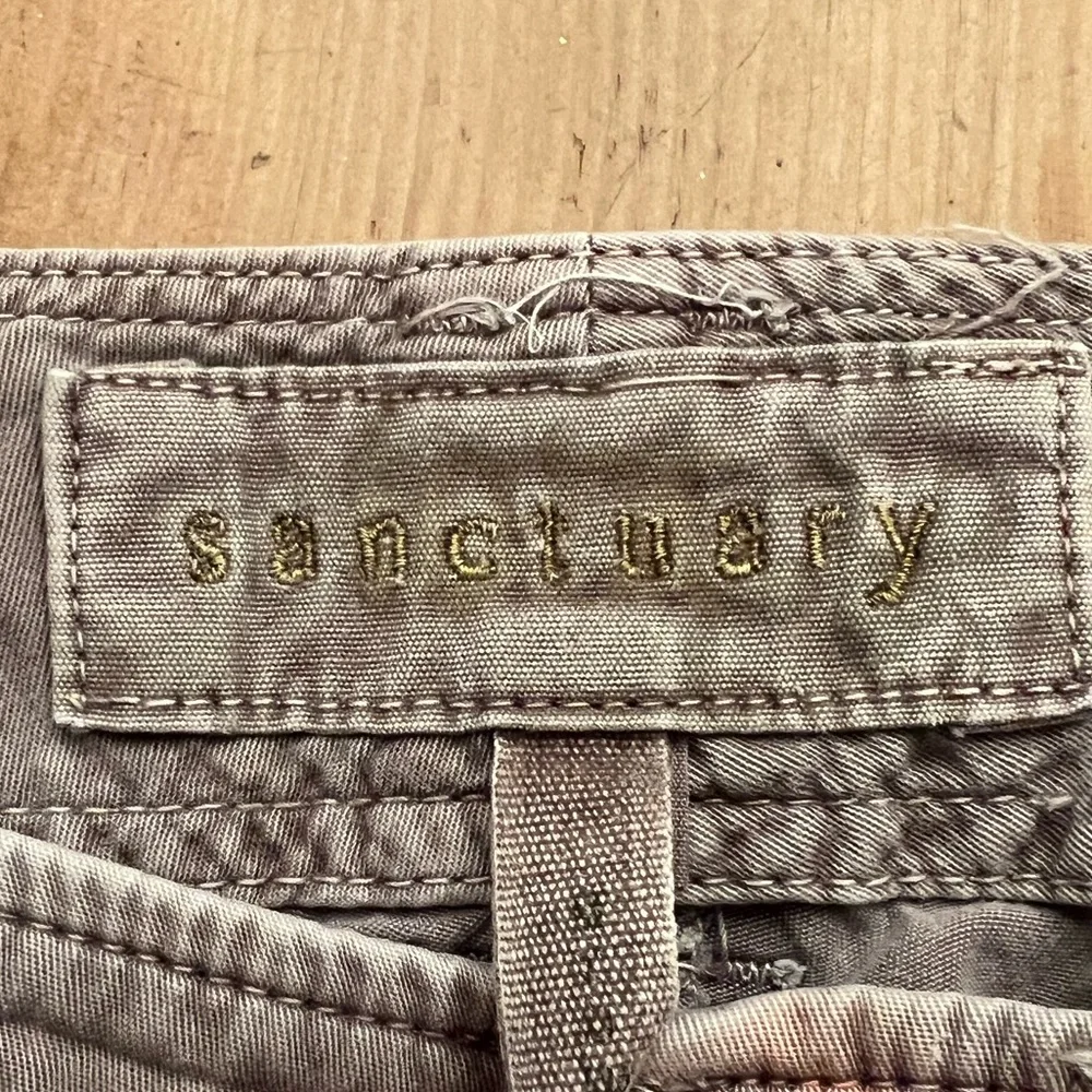 Sanctuary Green Cargo Distressed Capris Size M - Picture 5 of 6